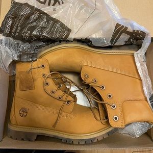 Timberland Hiking Boots 8.5 Women